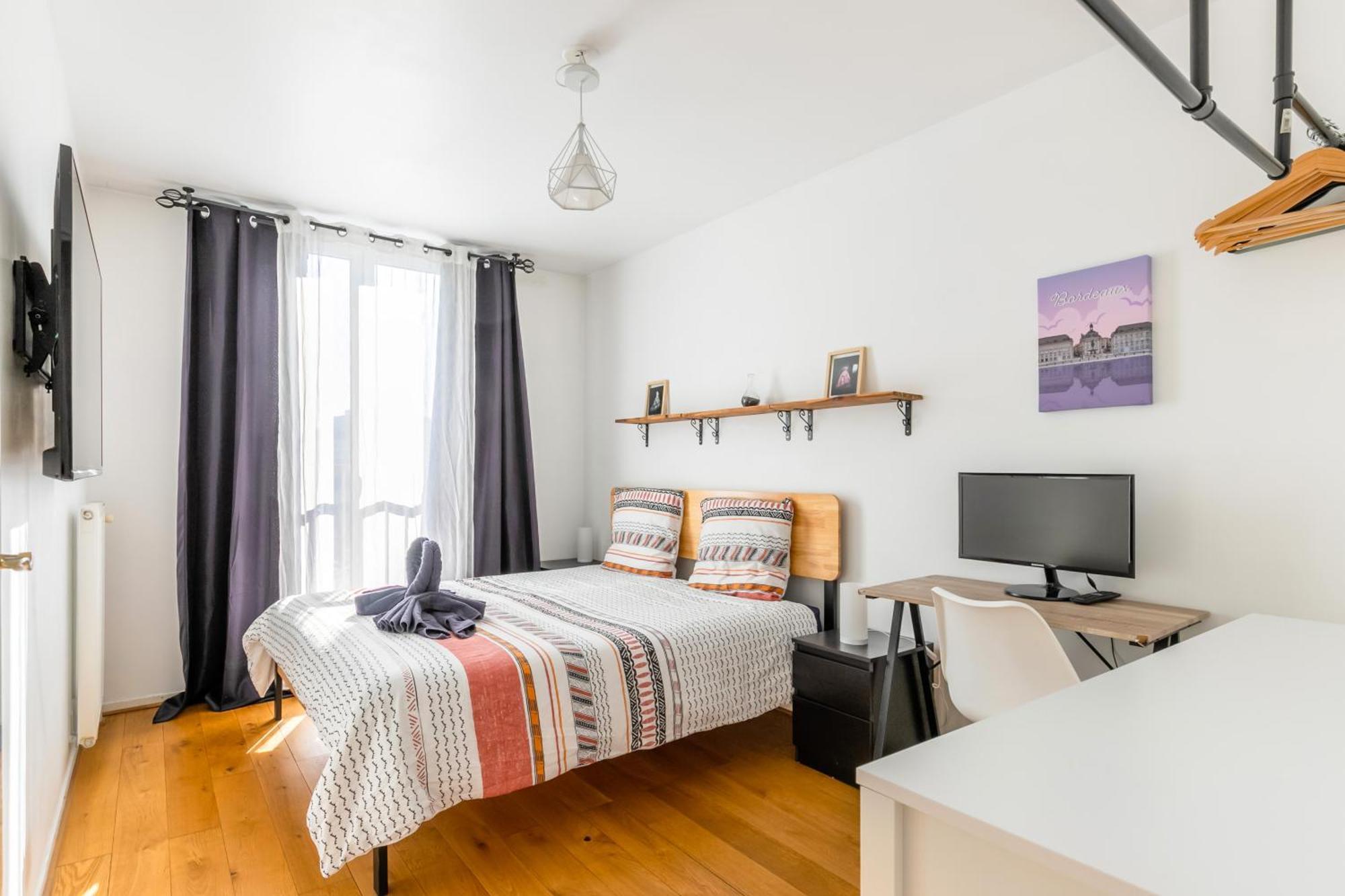 Transports, Parking, A/C & Equipped For Long Stays Saint-Ouen  Exterior foto
